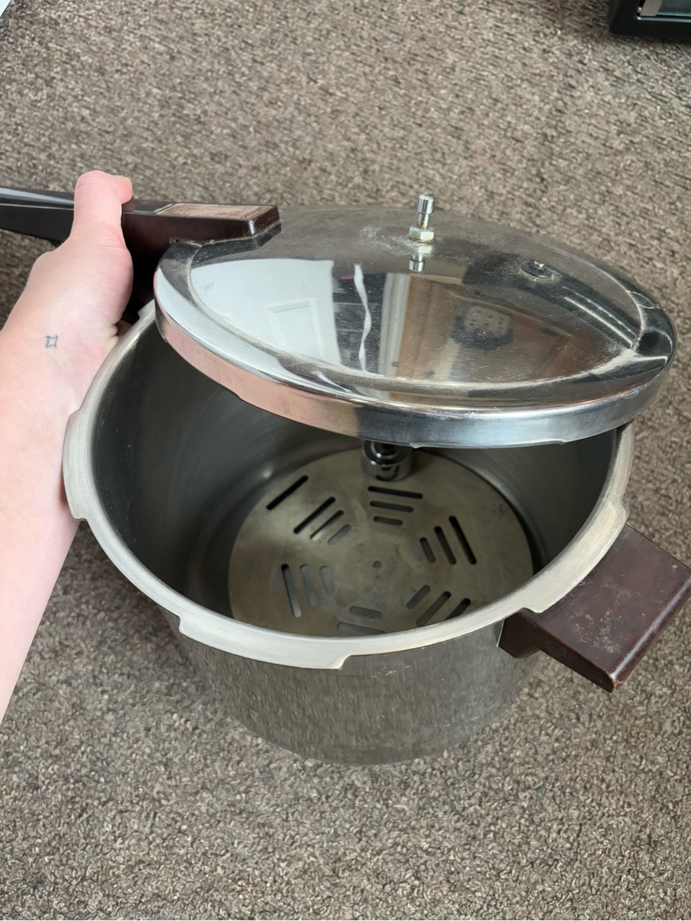 Stainless Steel pressure cooker for stovetop - Home Accents